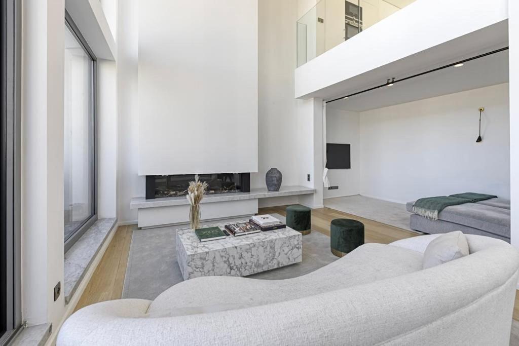 Penthouse 400m2 Dans Le Centre * Brussels